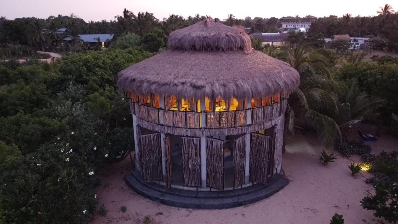Amanta Beach Нилавели Екстериор снимка