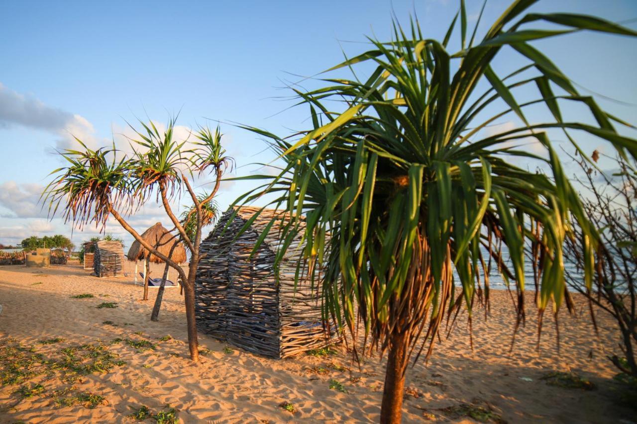 Amanta Beach Нилавели Екстериор снимка